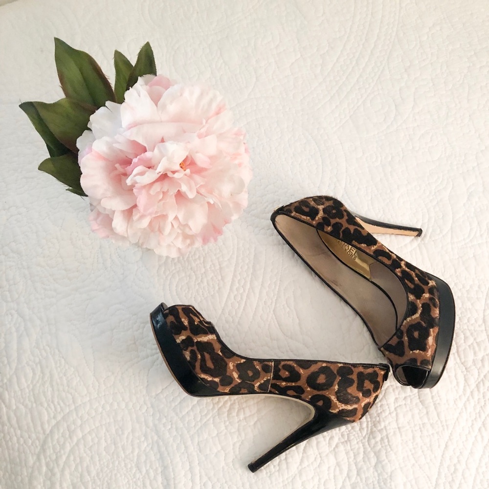 👠 Leopard Print Michael Kors Peep Toe Heels